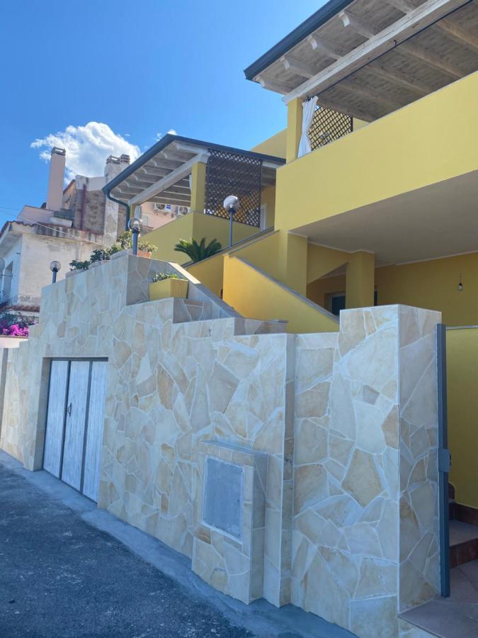 La Casa Gialla Кала-Гононе Экстерьер фото